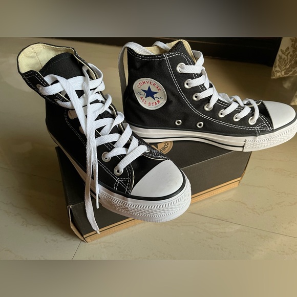 Converse all star, high-tops simple yet classic !! - Picture 2 of 8